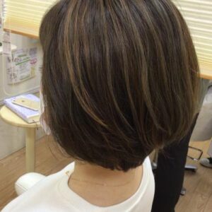 オリーブグレージュ