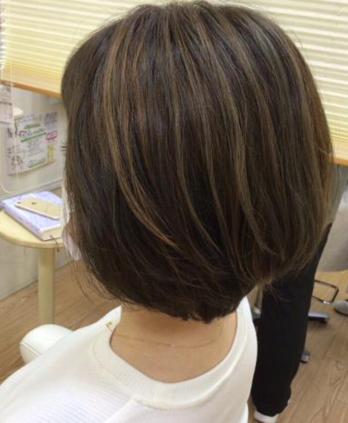 オリーブグレージュ